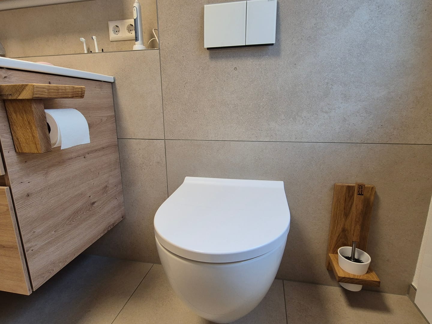 Customer photo review of Toilettenpapierhalter CULTUS aus Holz
