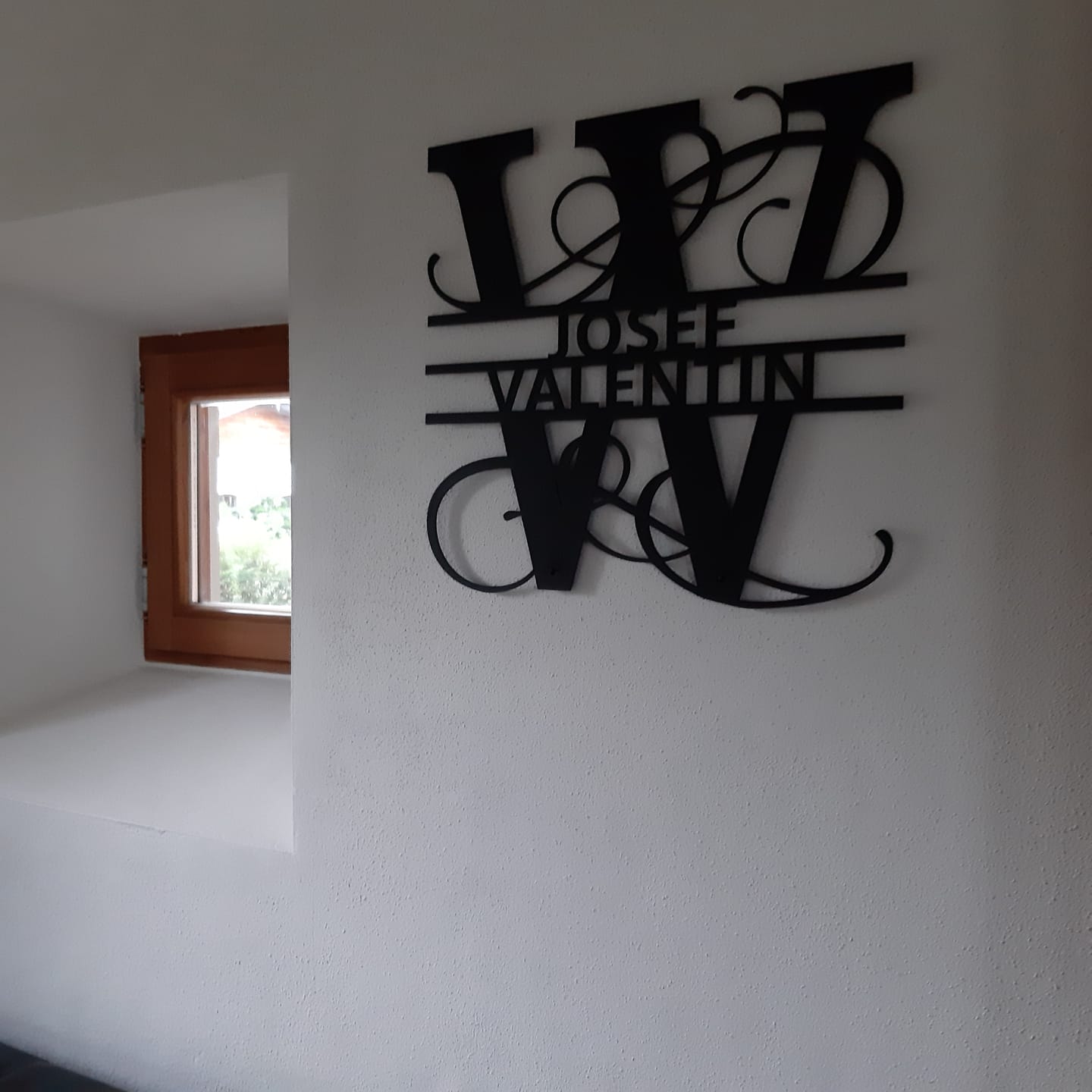 Customer photo review of Namens-Monogramm zweizeilig (personalisierbar)