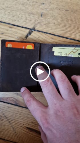 Customer video review of Slimstar with large coin pocket