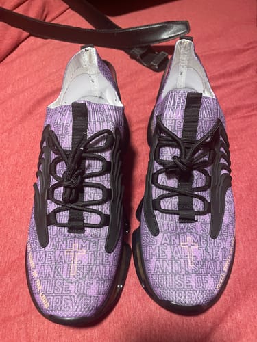 Customer photo review of Men's Purple Psalm 23s