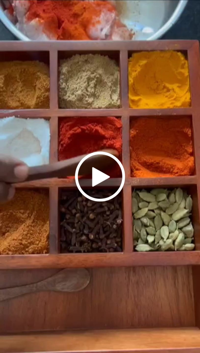 Customer video review of Legged Spice Box