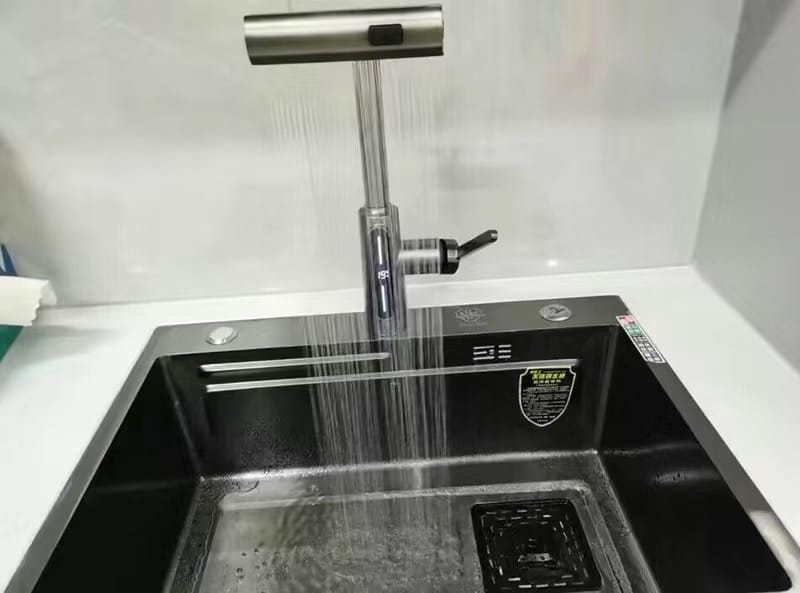 Customer photo review of XYlivingstore Waterfall Basin Faucet | Digital Temperature Display & Lift-Up Sprayer