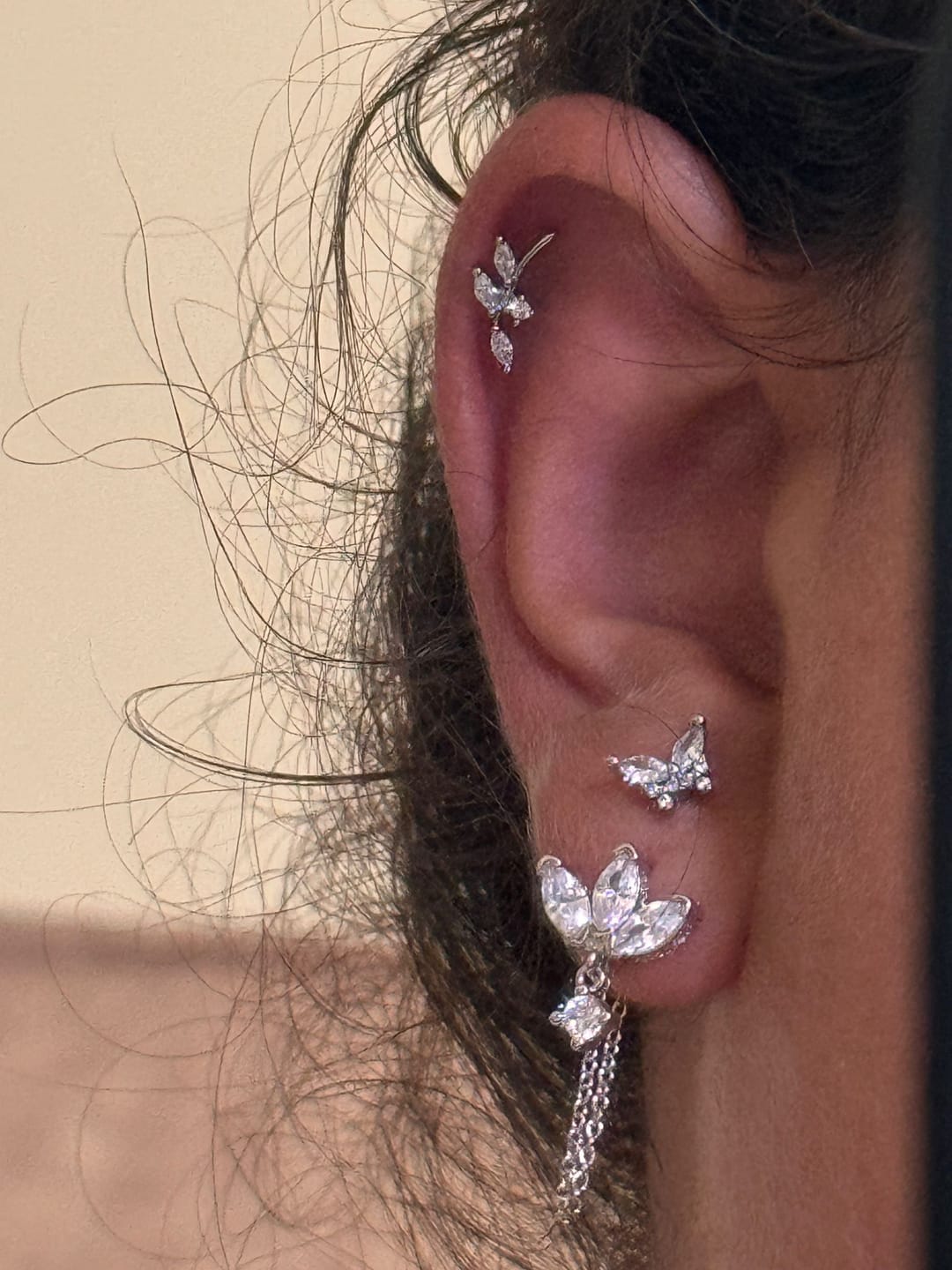 Customer photo review of Limitless Sky Lotus Ohrstecker 14K Vergoldet