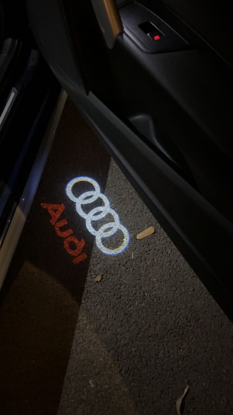 Customer photo review of Projecteur Led Porte Logo Audi