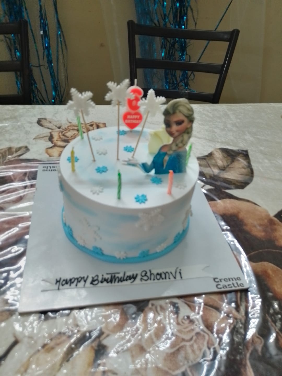 Customer photo review of Frozen Magical Cake