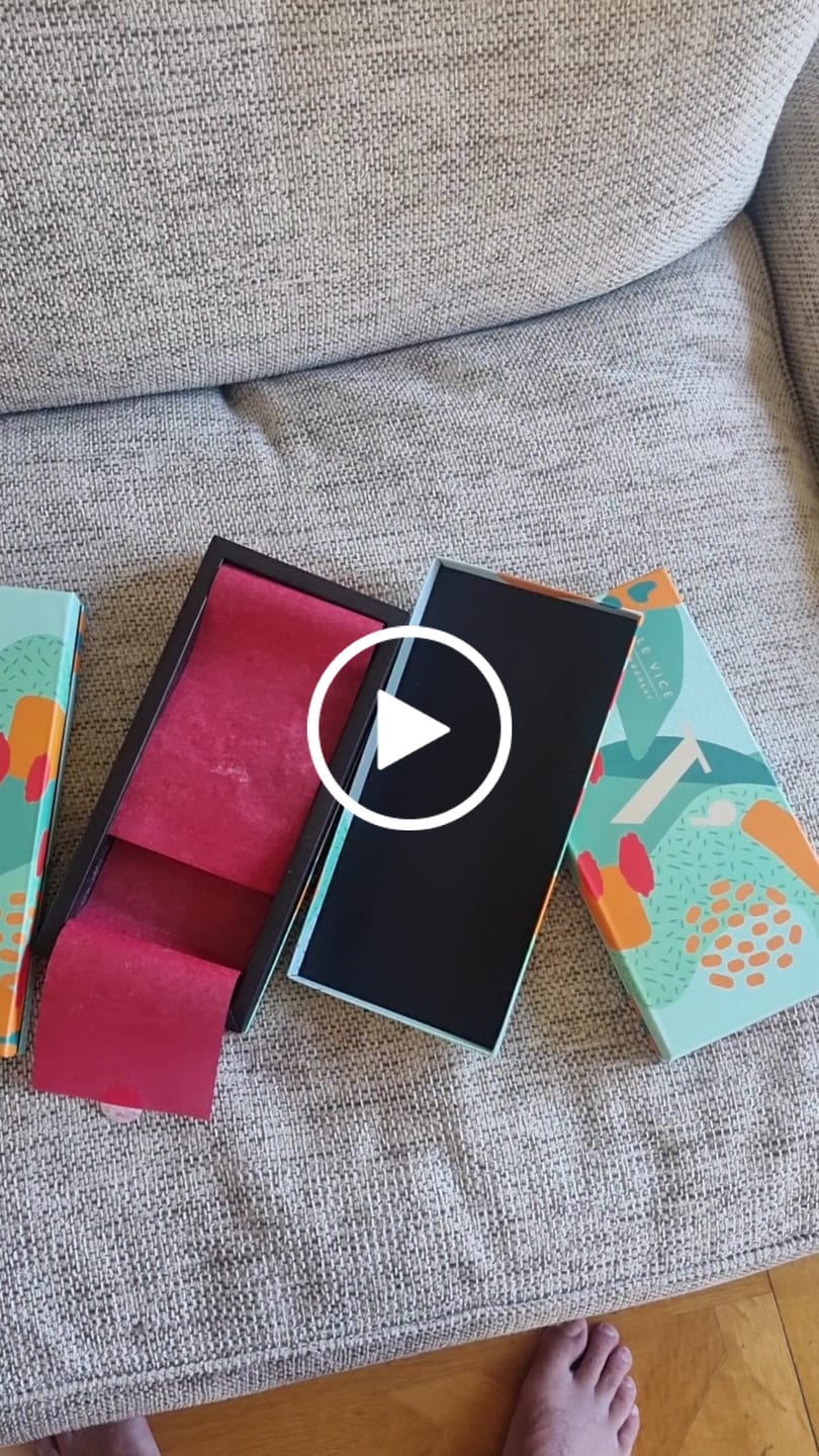 Customer video review of Caja 25 Bombones
