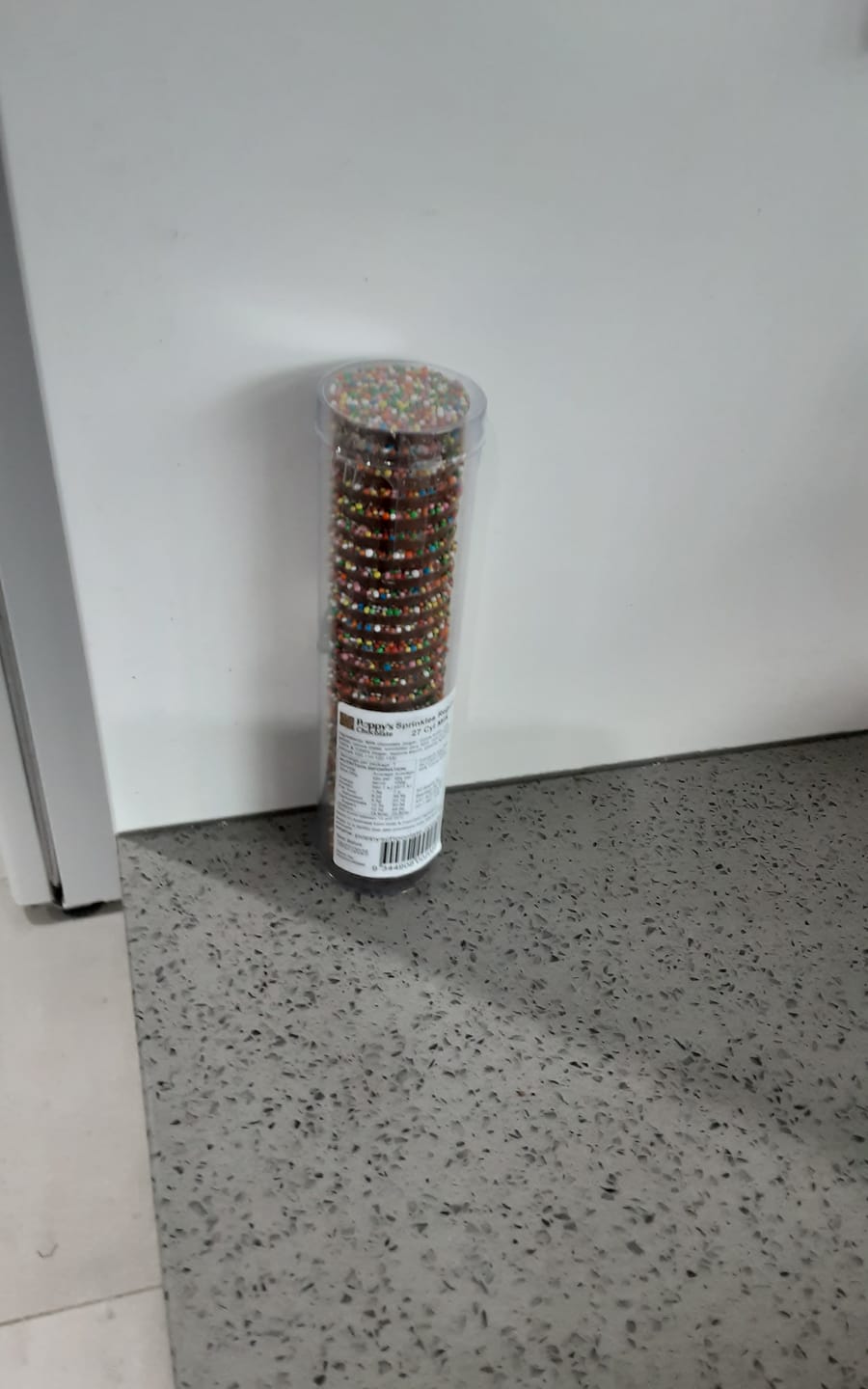 Customer photo review of Sprinkles Milk Chocolate Regular size 27/cylinder