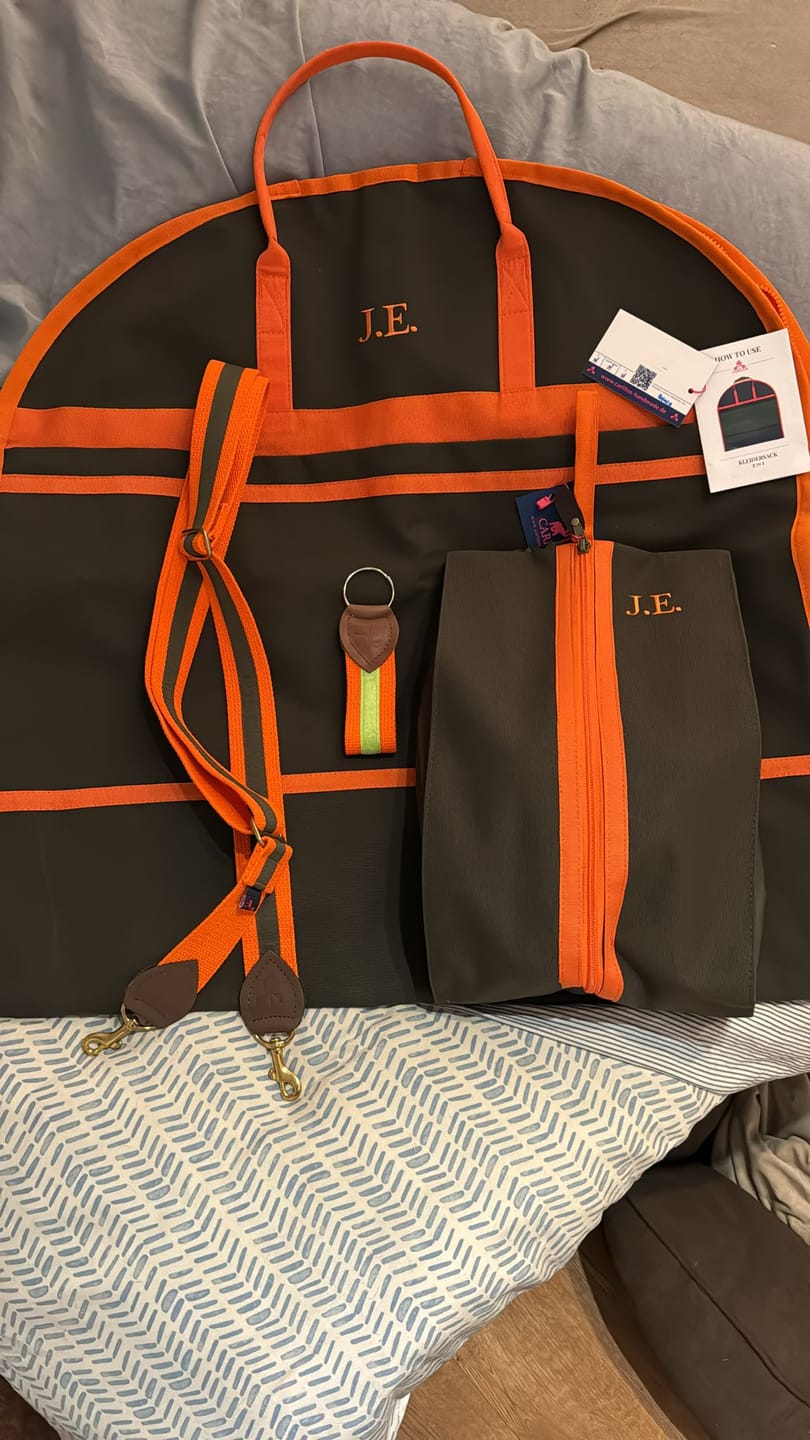 Customer photo review of Kleidersack GREEN RIPS Orange