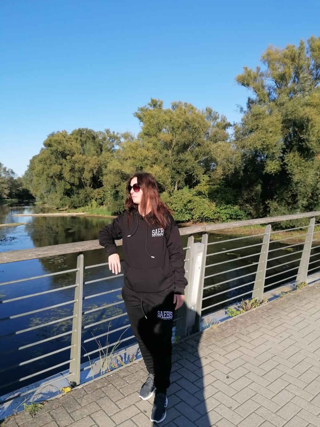 Customer photo review of Lifestyle Damen Jogginghose schwarz mit Stickerei by SAEBIS®