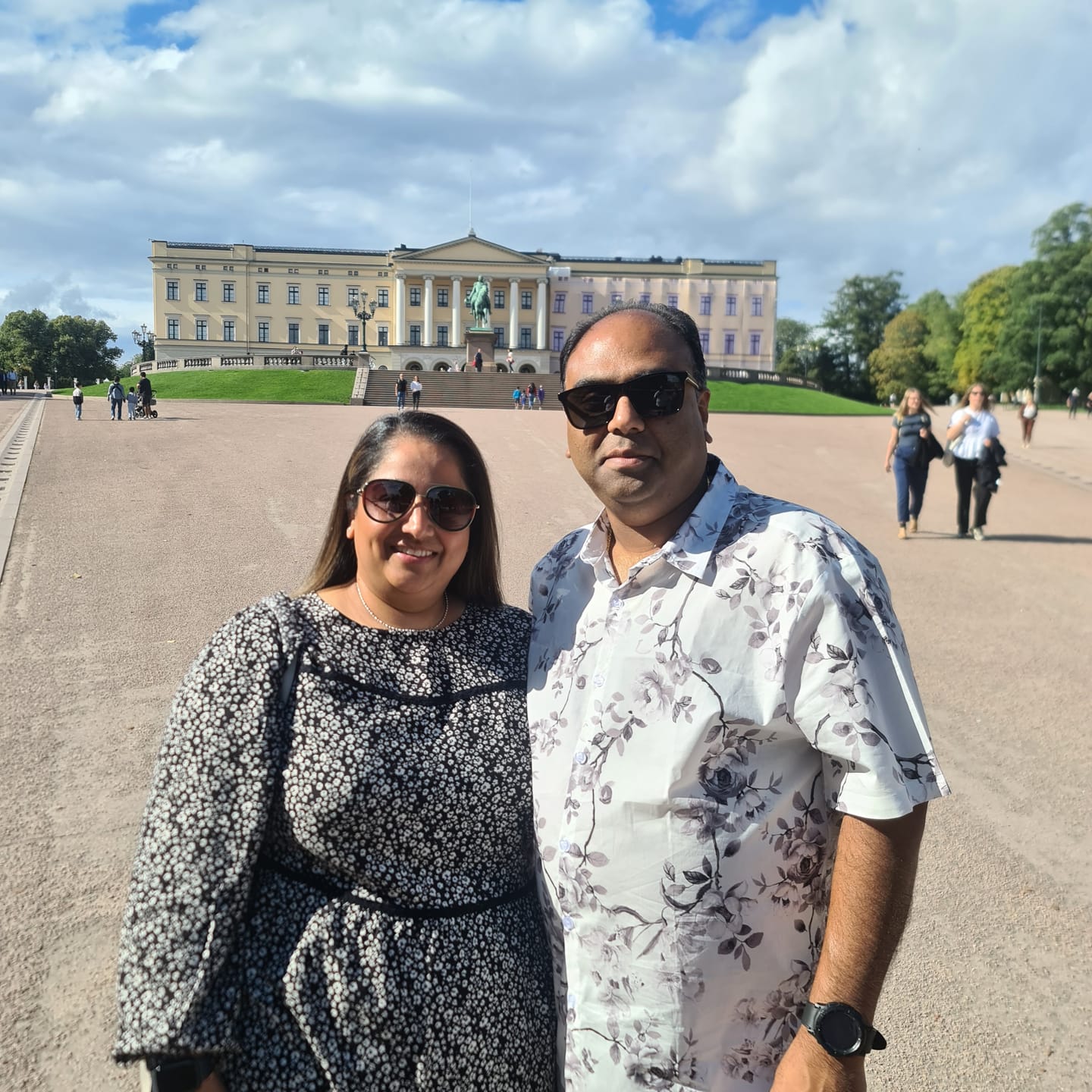 Customer photo review of Men's Floral White Beach Hawaiian Shirt