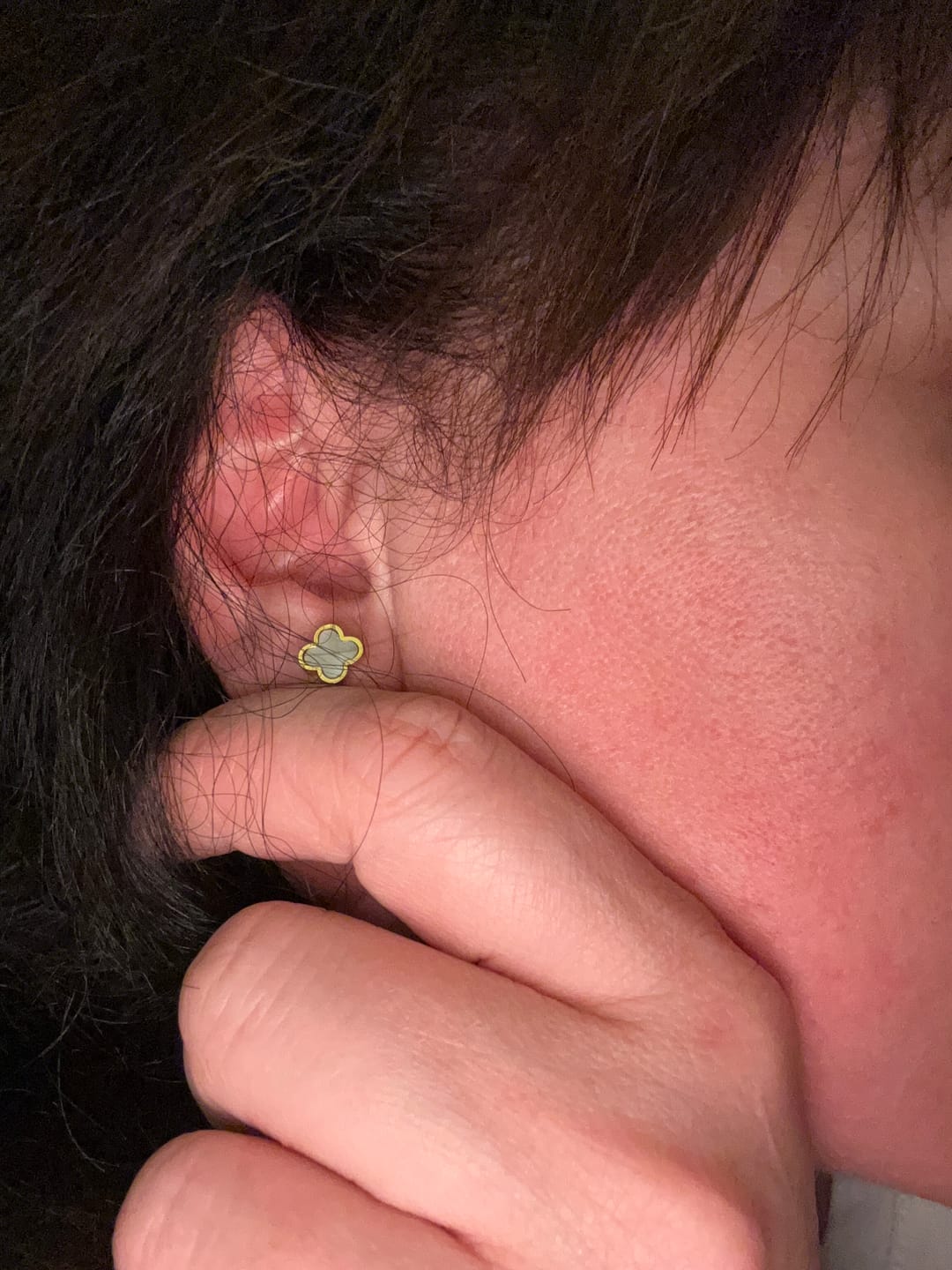 Customer photo review of Clover Perlmutt Ohrstecker | 18K vergoldet
