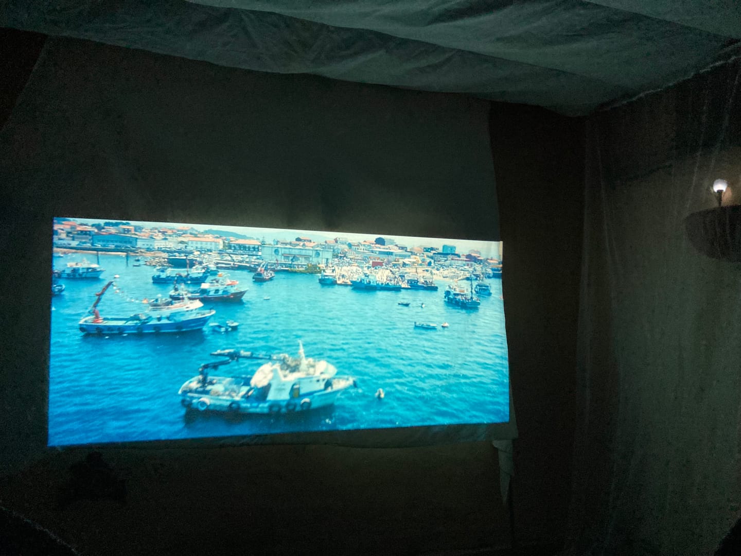 Customer photo review of Yoton Y9 supports 4K 1080P native 450ANSI lumens projector