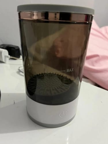 Customer photo review of Curățător electric pentru pensule de machiaj