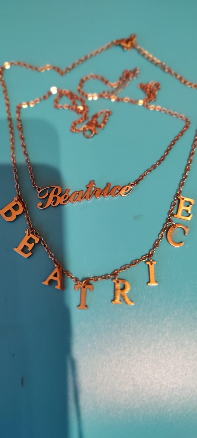 Customer photo review of Collier Personnalisable Initiales Suspendues