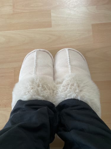 Customer photo review of Nordic Comfy Slippers