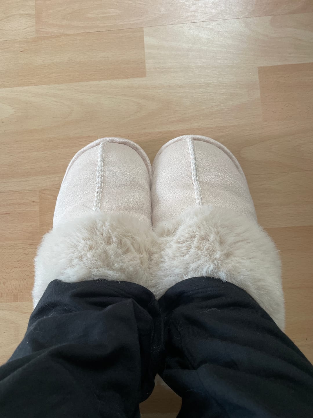 Customer photo review of Nordic Comfy Slippers