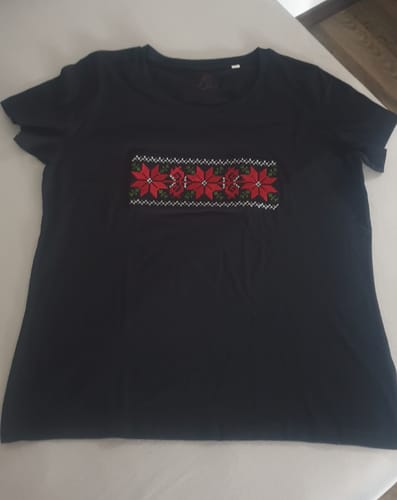 Customer photo review of Дамска тениска "Капанска"