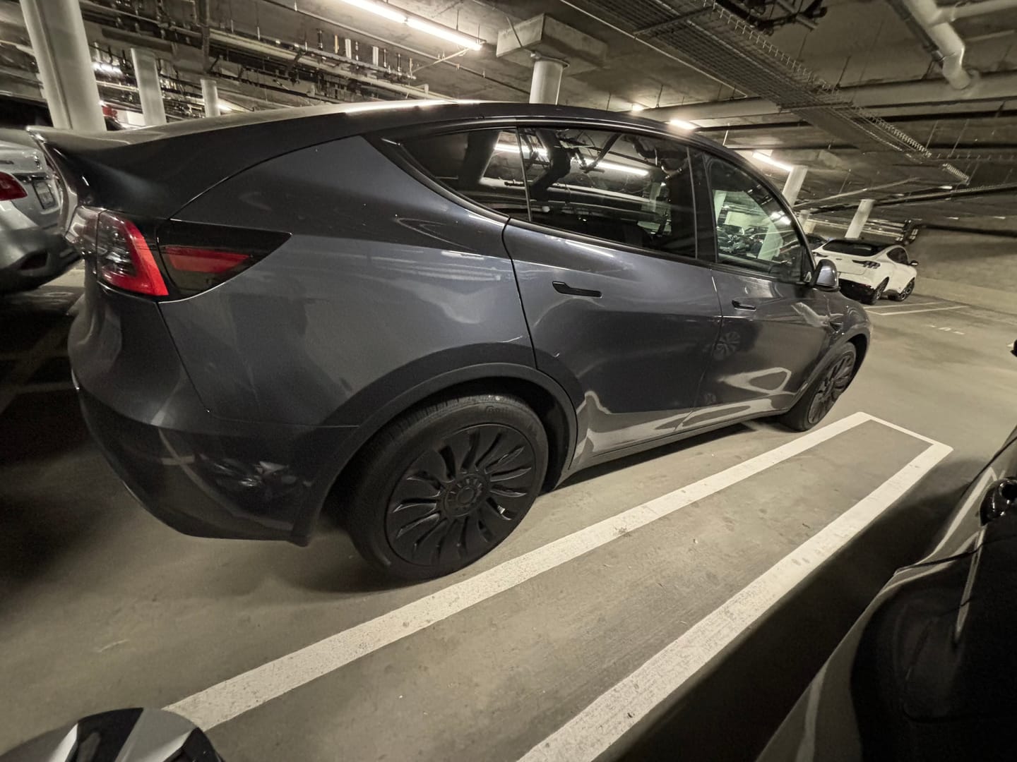 Customer photo review of TESPLUS 19'' Hurricane Style Wheel Cover for Model Y