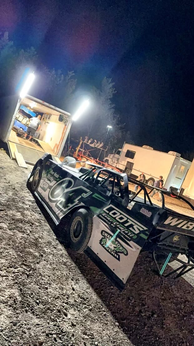 Customer photo review of Racing Trailer Pit Light – Dual 5 Foot Pole 20,000 Lumens