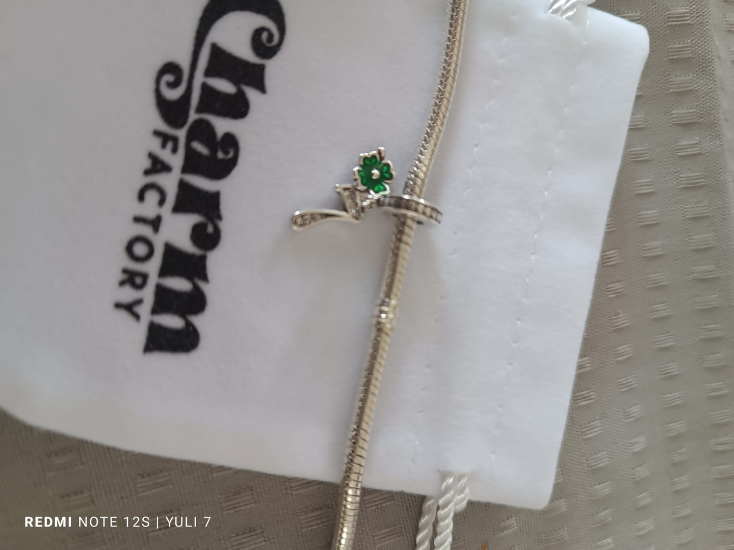 Customer photo review of Charm Trébol y Número 7