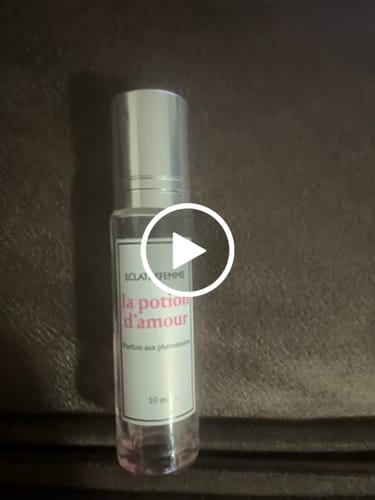 Customer video review of Elixir Aux Phéromones.
