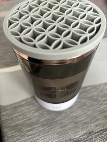 Customer photo review of Curățător electric pentru pensule de machiaj