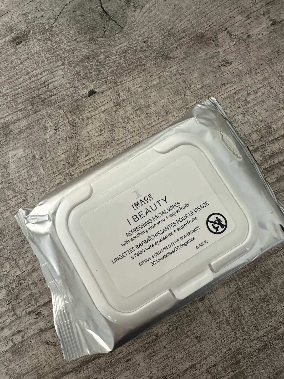 Customer photo review of I BEAUTY - Refreshing Facial Wipes