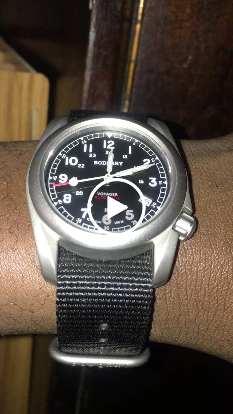 Customer video review of VOYAGER - 100M Waterproof Titanium Automatic Field Watch | Black