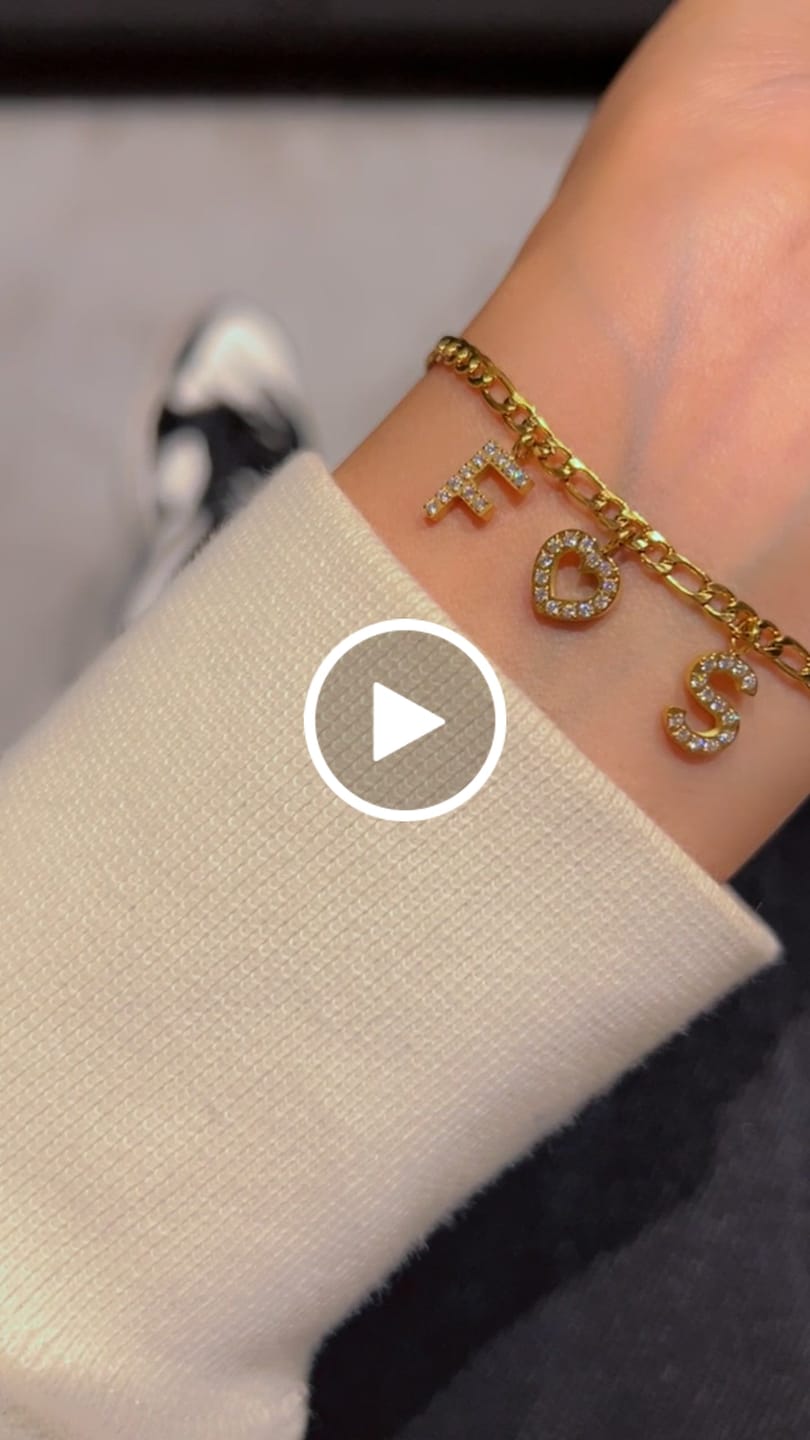 Customer video review of Initiale Armband | 18K vergoldet