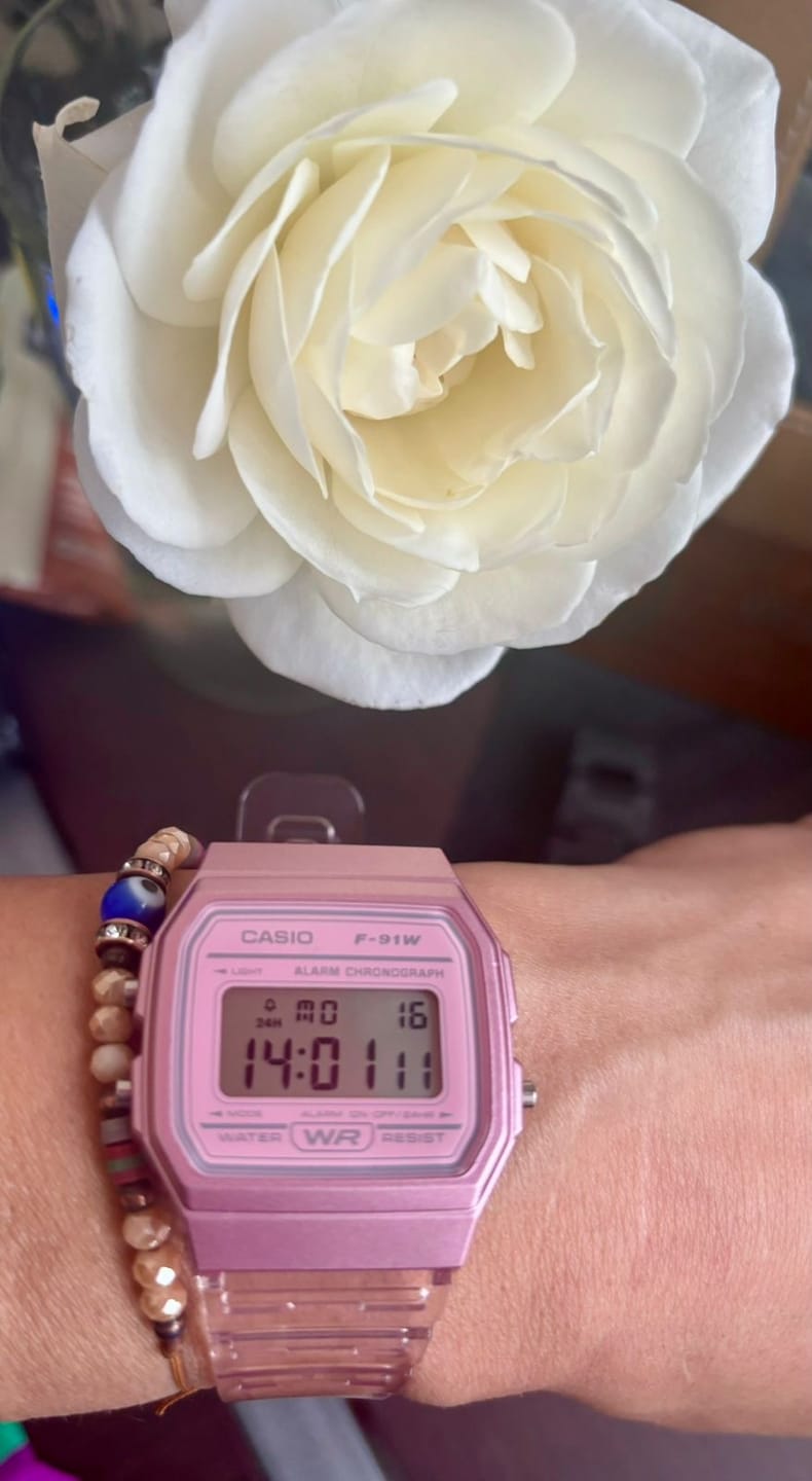 Customer photo review of Reloj Casio Vintage F-91WS-4D Rosado Transparente