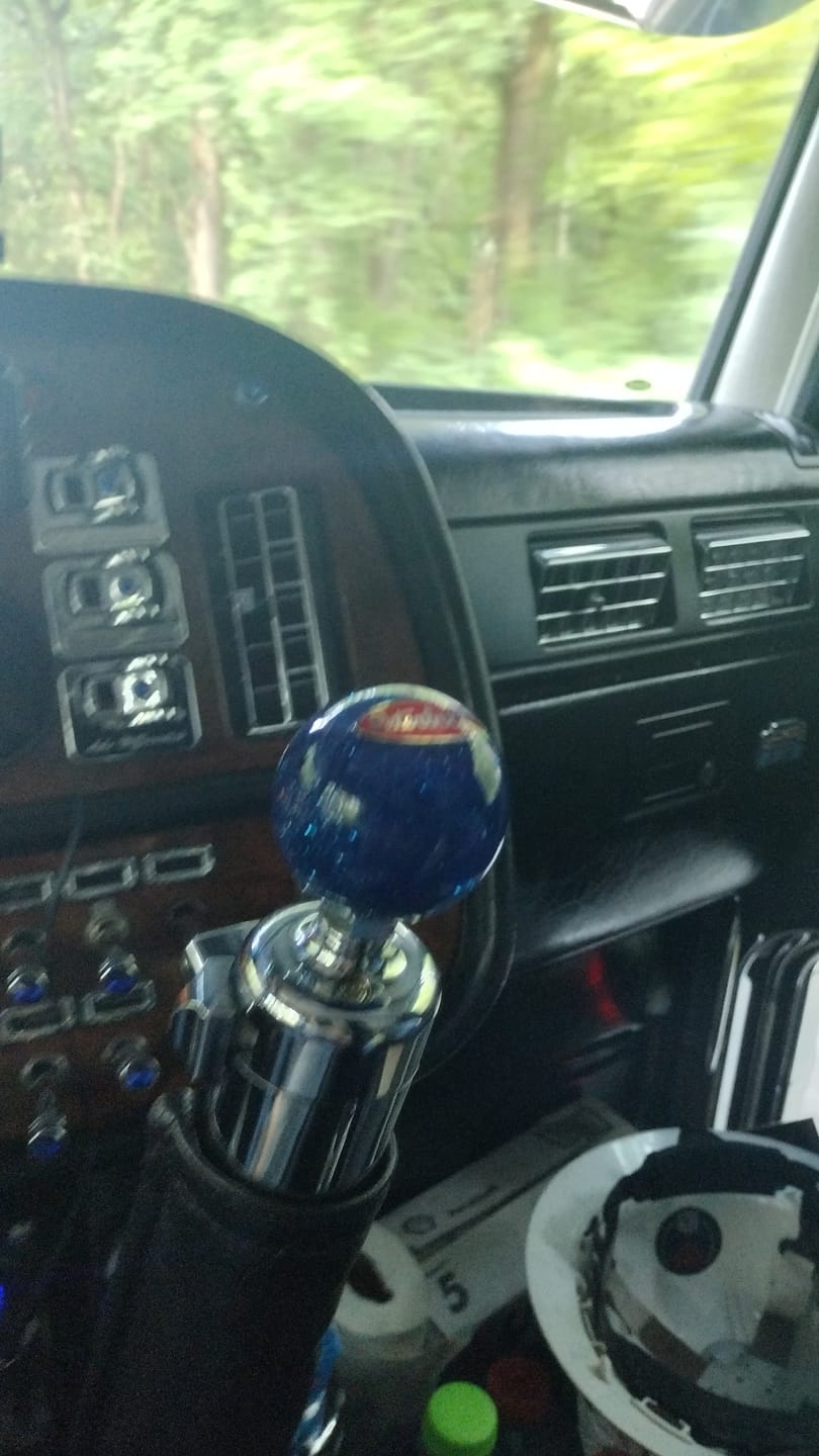 Customer photo review of Peterbilt Emblem Shift Knobs (1/2"-13 female threads)