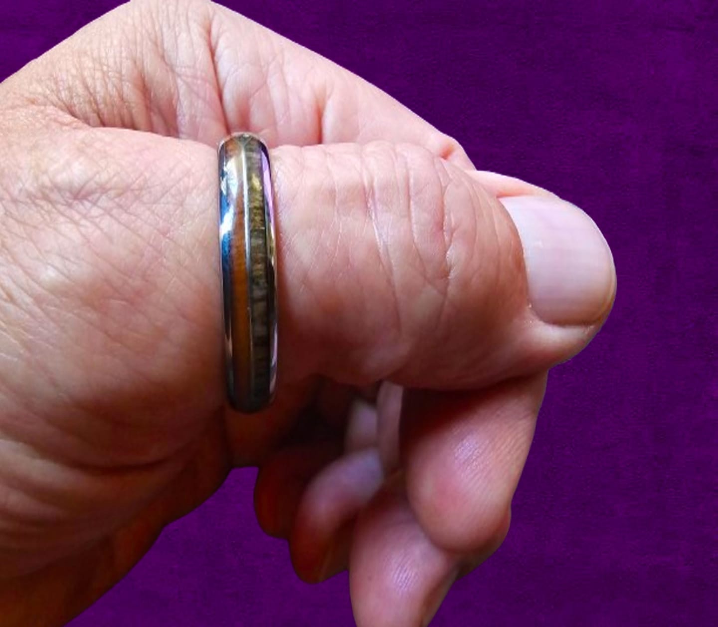 Customer photo review of The Harold Arrow 6mm Wonder Ring