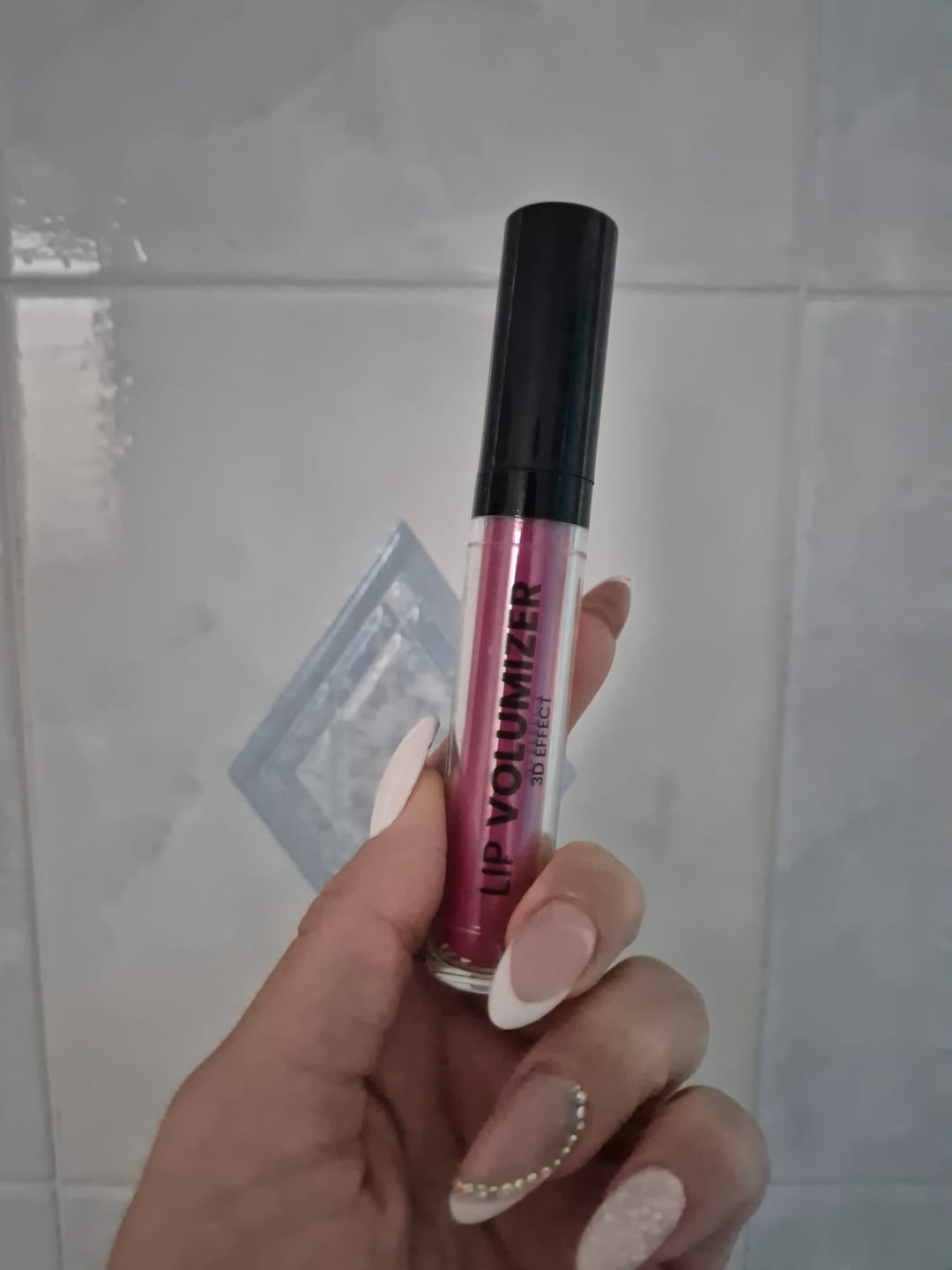 Customer photo review of Lip Volumizer - 3D Effect