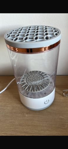 Customer photo review of Curățător electric pentru pensule de machiaj