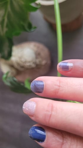 Customer photo review of Silver Blue | Stickers de Esmalte