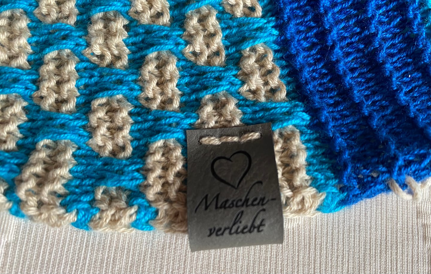 Customer photo review of Personalisierte Faltlabels aus Kunstleder - 60 x 20 mm - Labels mit Wunschname
