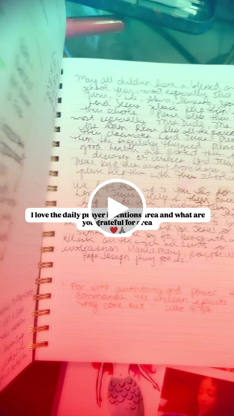 Customer video review of 2024-25 Academic Catholic Liturgical Planner // Big Layout