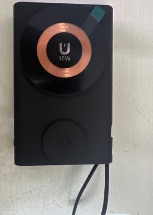 Customer photo review of P130 2-in-1 Magsafe Power Bank with Apple Watch Charger