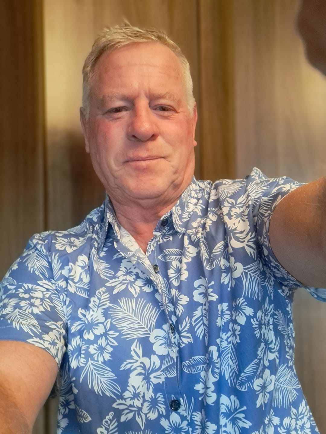 Customer photo review of Men's Blue Tropical Floral Plant Leaf Cotton Button Up Short Sleeve Aloha Resort Beach Shirt