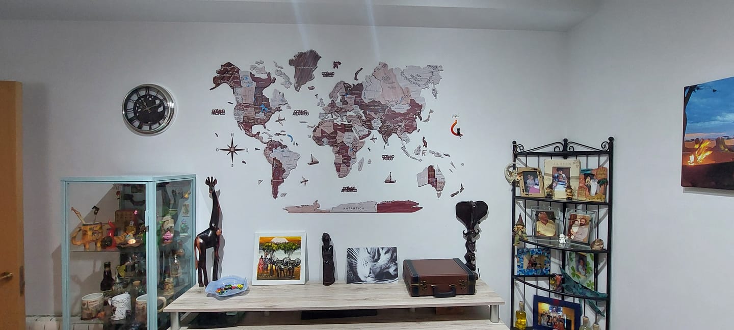 Customer photo review of 3D Wooden World Map Cappuccino