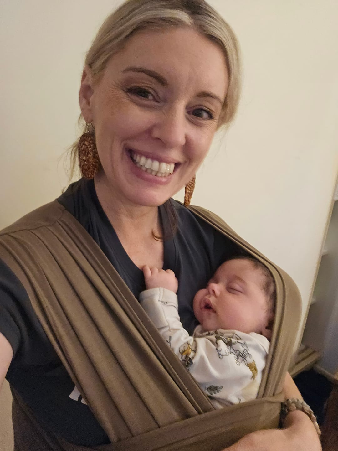 Customer photo review of Newborn Carrier in Oak