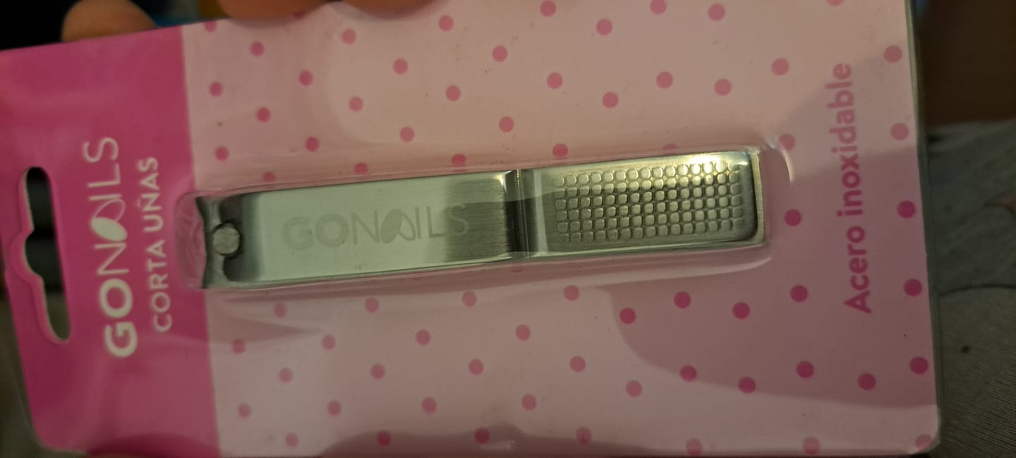 Customer photo review of Corta Uñas Go Nails