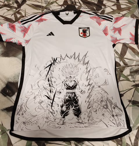 Customer photo review of MAILLOT JAPON 2022/23 - EXTERIEUR EDITION GOHAN SSJ2