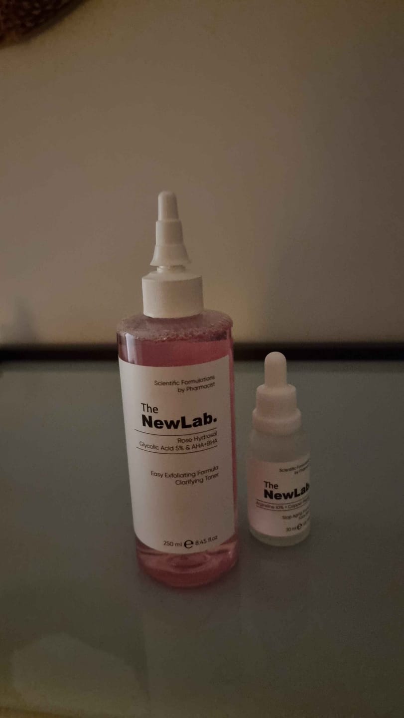 Customer photo review of Revitalisierendes Gesichtswasser Rosenhydrosol Glykolsäure 5% & AHA+BHA