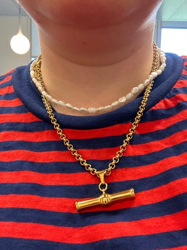 Customer photo review of XL T-Bar Necklace