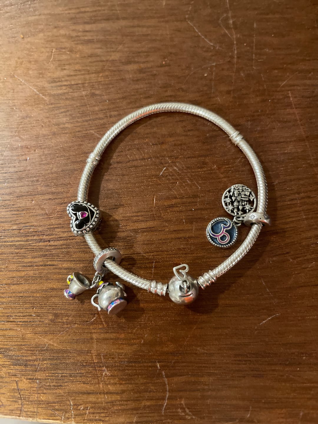 Customer photo review of Pulsera Esfera de Amor y Corazon