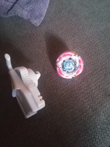 Customer photo review of Takara Tomy Meteo L Drago Beyblade BB-88 LW105LF Metal Masters - With String Launcher