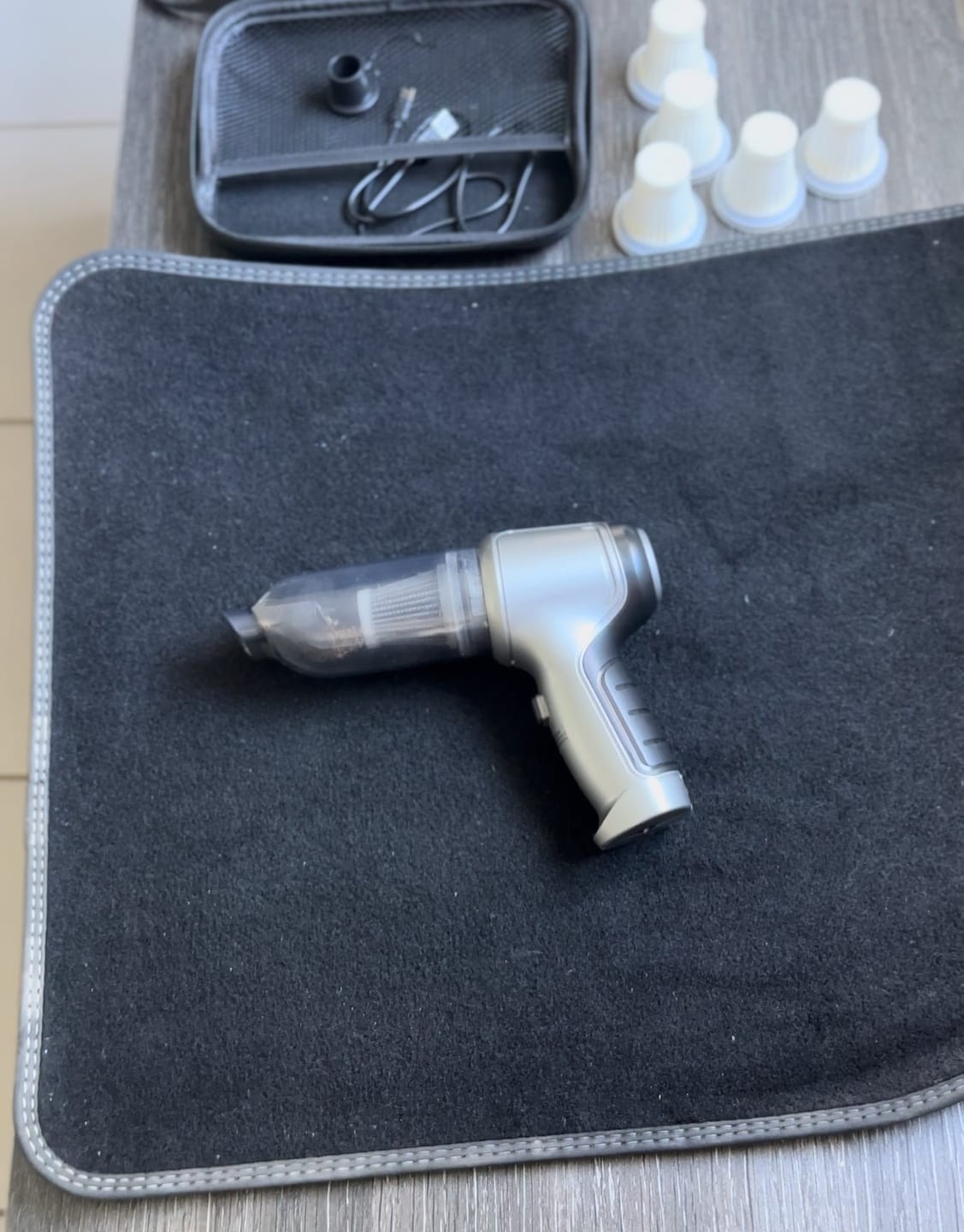 Customer photo review of Aspirateur Vortex : L’Essentiel pour une Voiture Impeccable