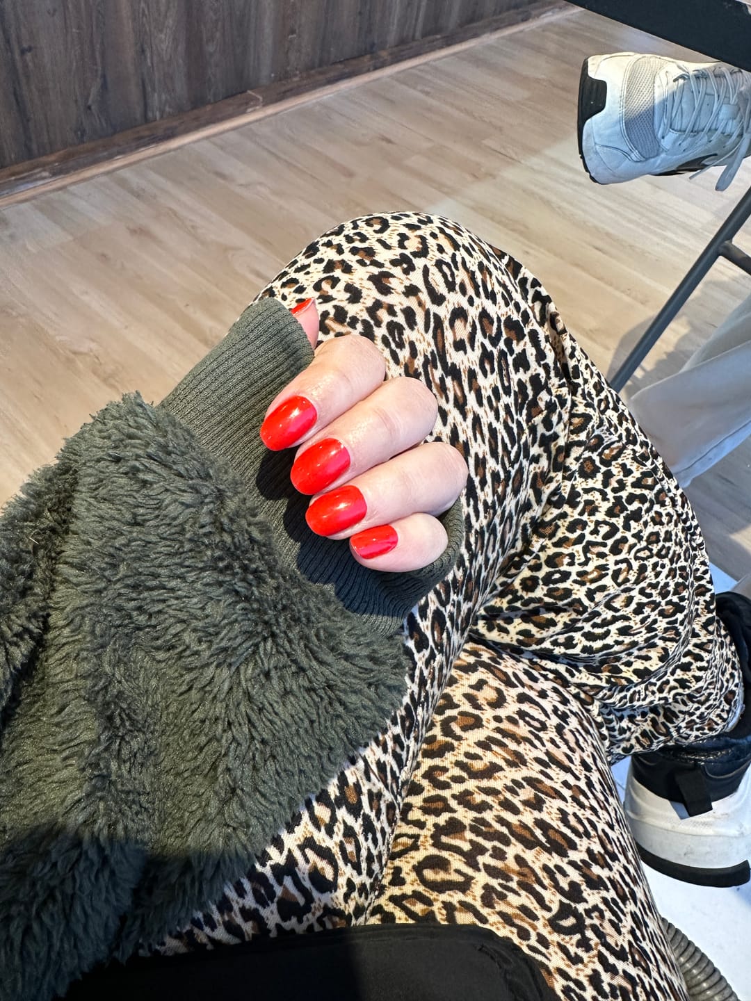 Customer photo review of Rojo Copihue | Stickers de Esmalte