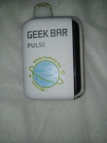 Customer photo review of White Gummy Ice Geek Bar Pulse 15000 Disposable Vape